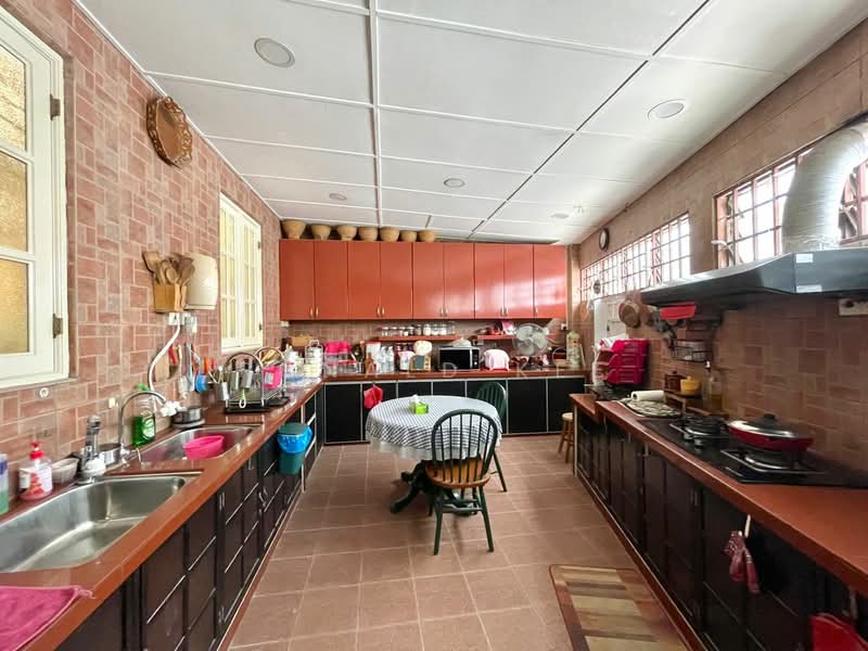 2-storey Terraced House for Sale in Desa Ria (Sungai Ara) - Ronald Kee - Kitchen - PropertyGuru.com.my