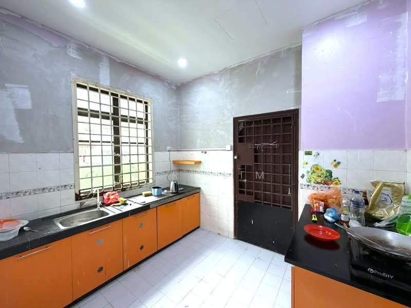 2-storey Terraced House for Sale in Bandar Seri Alam (Masai) - Karl Lim - Kitchen - PropertyGuru.com.my
