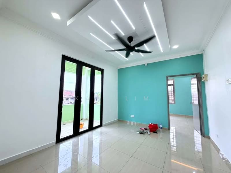2-storey Terraced House for Sale in Bandar Seri Alam (Masai) - Karl Lim - Living Room - PropertyGuru.com.my