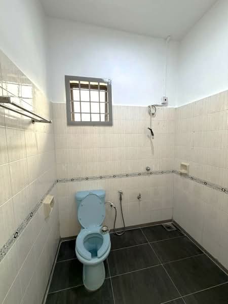 2-storey Terraced House for Sale in Bandar Seri Alam (Masai) - Karl Lim - Bathroom - PropertyGuru.com.my