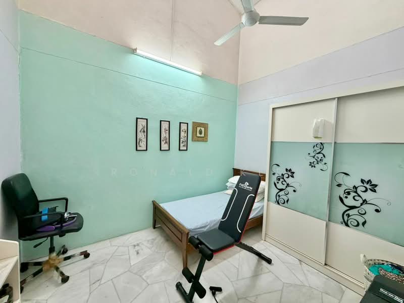 Rumah Teres 1 Tingkat untuk Dijual di Taman Kenari (Sungai Ara) - Ronald Kee - Bedroom - PropertyGuru.com.my