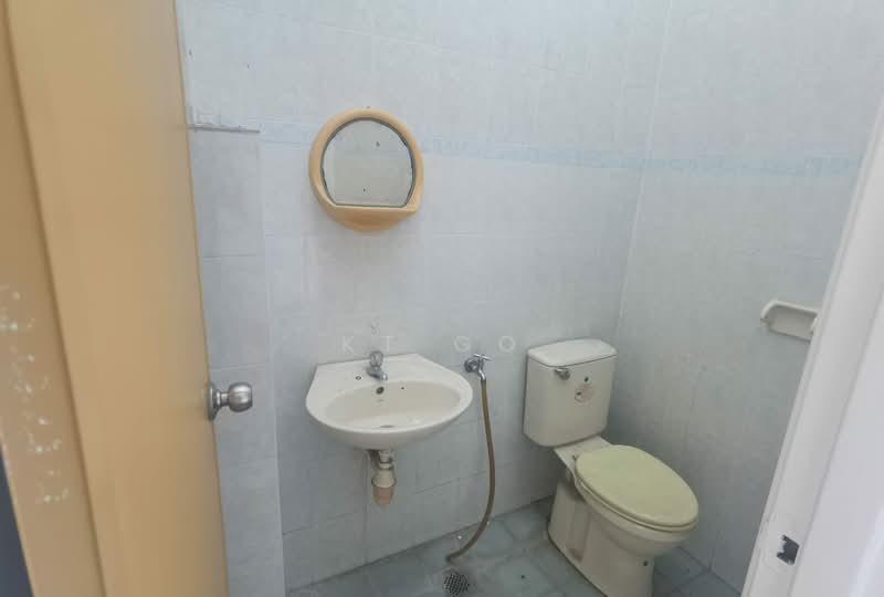 Rumah Teres 2 Tingkat untuk Dijual di TAMAN PUCHONG UTAMA (Puchong) - KT Go - Bathroom - PropertyGuru.com.my