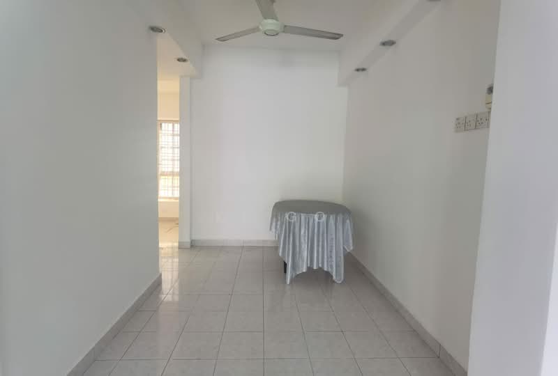 Rumah Teres 2 Tingkat untuk Dijual di TAMAN PUCHONG UTAMA (Puchong) - KT Go - Living Room - PropertyGuru.com.my