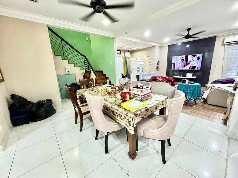 Rumah Banglo untuk Dijual di Bangi (Selangor) - Ammeer Nadzrai - Dining Room - PropertyGuru.com.my
