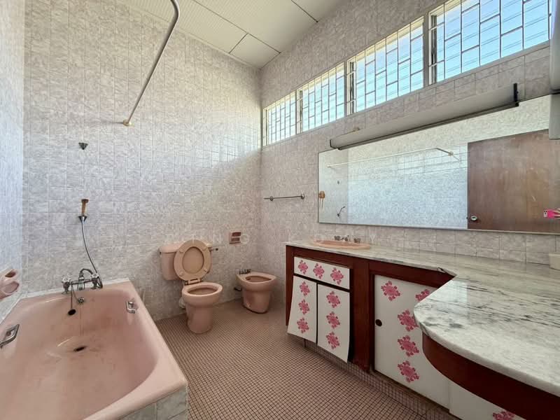 Rumah Banglo untuk Dijual di Tanjung Tokong (Penang) - Ping Koay - Bathroom - PropertyGuru.com.my