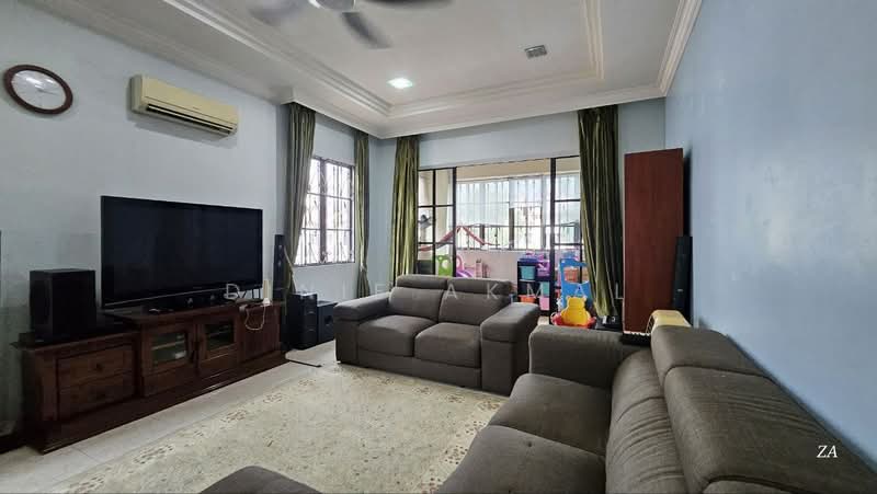 Semi-Detached House for Sale in Shah Alam (Selangor) - Dinie Akmal - Living Room - PropertyGuru.com.my