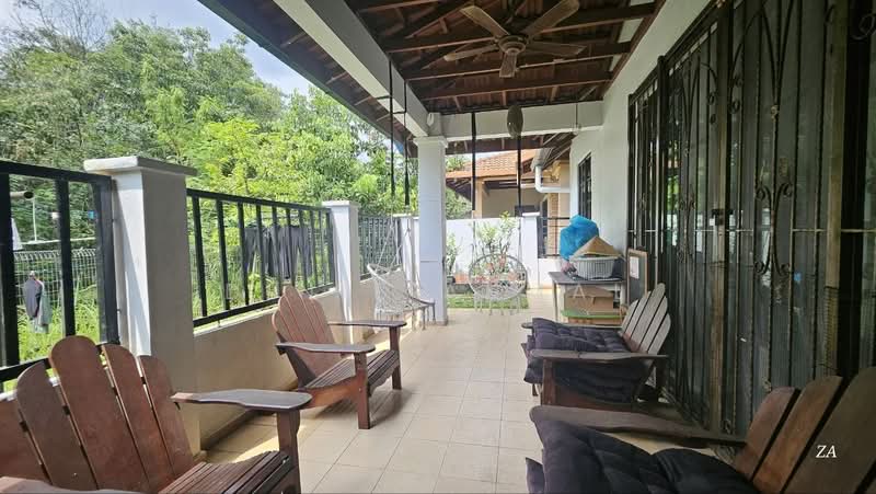 Semi-Detached House for Sale in Shah Alam (Selangor) - Dinie Akmal - Exterior - PropertyGuru.com.my