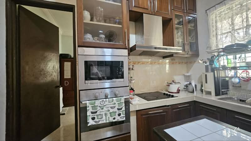 Semi-Detached House for Sale in Shah Alam (Selangor) - Dinie Akmal - Kitchen - PropertyGuru.com.my