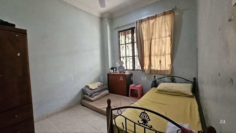 Semi-Detached House for Sale in Shah Alam (Selangor) - Dinie Akmal - Bedroom - PropertyGuru.com.my