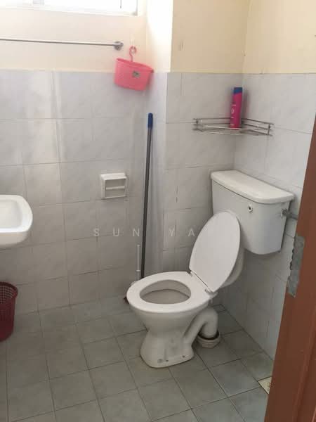 Apartment for Rent at Pangsapuri Persiaran Tanjung - Sun Yap - Bathroom - PropertyGuru.com.my