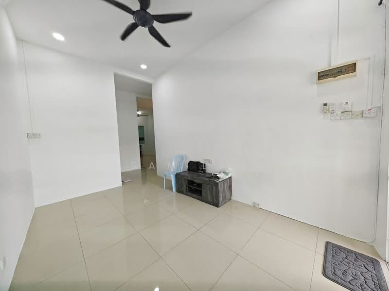 1-storey Terraced House for Sale in Tambun (Perak) - Sam Lam - Living Room - PropertyGuru.com.my