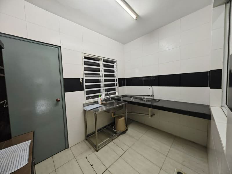 1-storey Terraced House for Sale in Tambun (Perak) - Sam Lam - Kitchen - PropertyGuru.com.my