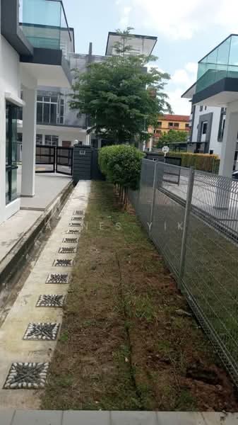 Semi-Detached House for Sale in Kajang (Selangor) - Agnes Yik - Exterior - PropertyGuru.com.my