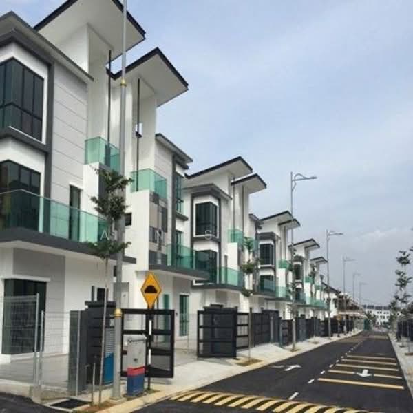 Semi-Detached House for Sale in Kajang (Selangor) - Agnes Yik - Exterior - PropertyGuru.com.my