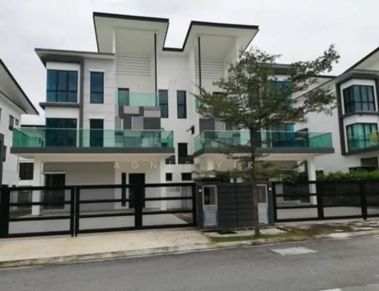 Semi-Detached House for Sale in Kajang (Selangor) - Agnes Yik - Exterior - PropertyGuru.com.my