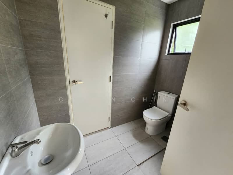 3-storey Terraced House for Sale in Ukay Bistari (Ulu Kelang) - calvin Chin - Bathroom - PropertyGuru.com.my