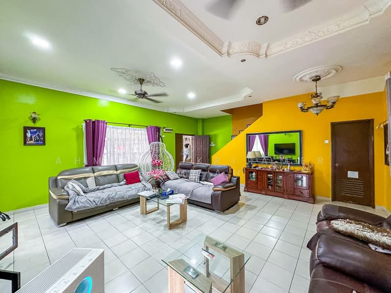 Rumah Teres 2 Tingkat untuk Dijual di Bandar Baru Bangi (Selangor) - Ahmad Fikri Amer Hamzah - Living Room - PropertyGuru.com.my
