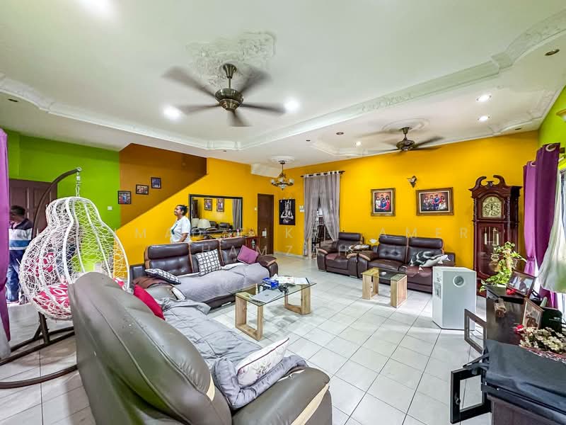 Rumah Teres 2 Tingkat untuk Dijual di Bandar Baru Bangi (Selangor) - Ahmad Fikri Amer Hamzah - Living Room - PropertyGuru.com.my