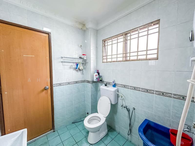 Rumah Teres 2 Tingkat untuk Dijual di Bandar Baru Bangi (Selangor) - Ahmad Fikri Amer Hamzah - Bathroom - PropertyGuru.com.my