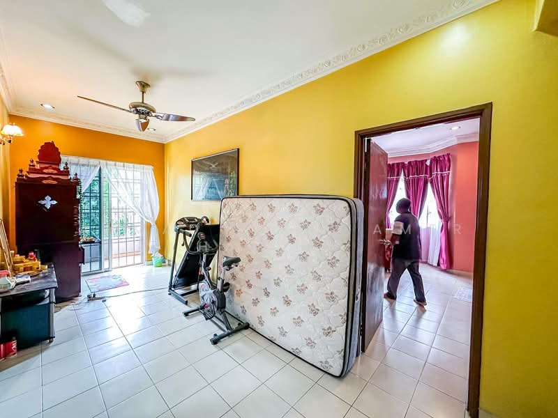 Rumah Teres 2 Tingkat untuk Dijual di Bandar Baru Bangi (Selangor) - Ahmad Fikri Amer Hamzah - Living Room - PropertyGuru.com.my