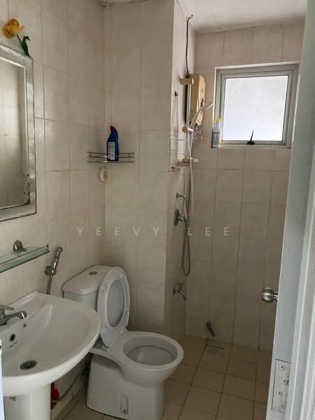 Servis Apartment untuk Disewa di Millennium Place @ Millennium Square - Yeevy Lee - Bathroom - PropertyGuru.com.my