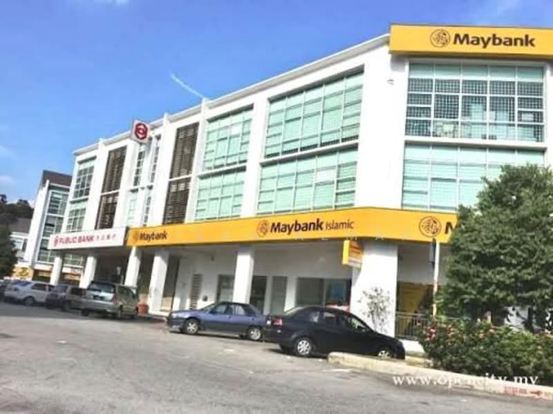 2.5-storey Terraced House for Sale in Bandar Putra Permai (Seri Kembangan) - Atikah Azman - Exterior - PropertyGuru.com.my