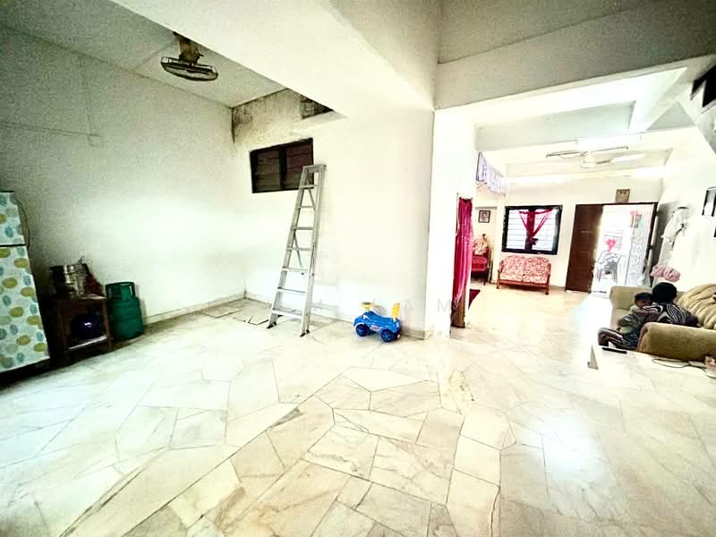 2-storey Terraced House for Sale in Ipoh Garden (Ipoh) - Sam Lam - Living Room - PropertyGuru.com.my