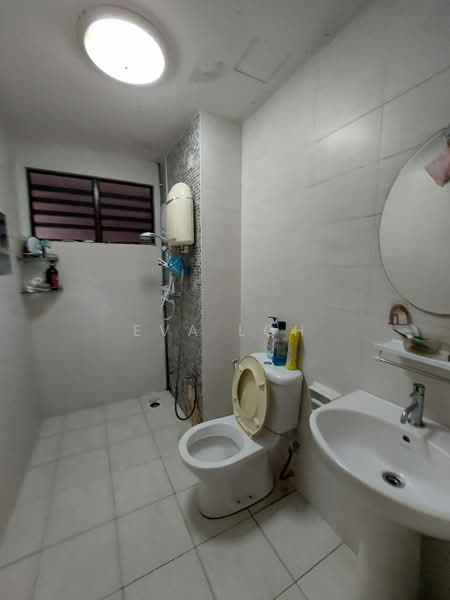 Apartment for Sale at Avilla Apartments - Eva Loh - Bathroom - PropertyGuru.com.my