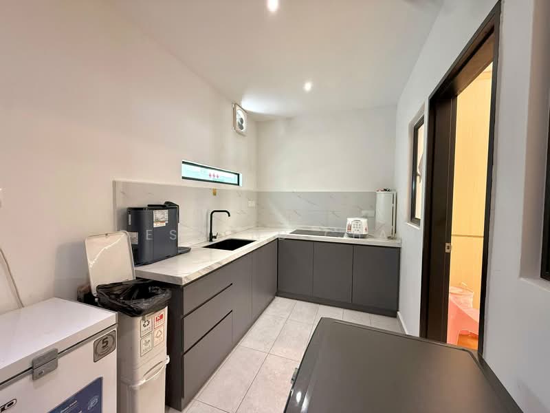 Rumah Teres 2 Tingkat untuk Dijual di Shah Alam (Selangor) - Desmond Chan - Kitchen - PropertyGuru.com.my