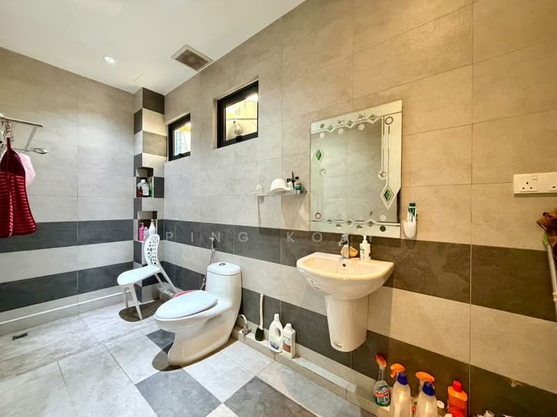 Semi-Detached House for Sale in Tanjung Tokong (Penang) - Ping Koay - Bathroom - PropertyGuru.com.my