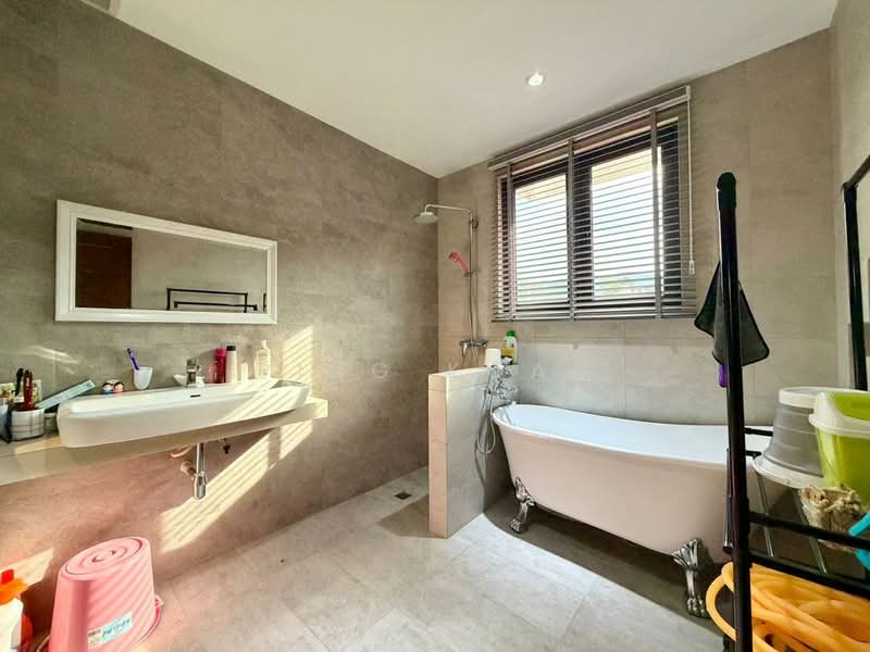 Semi-Detached House for Sale in Tanjung Tokong (Penang) - Ping Koay - Bathroom - PropertyGuru.com.my