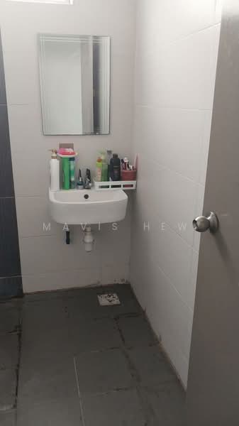 Servis Apartment untuk Disewa di Larkin Heights - Mavis Hew - Bathroom - PropertyGuru.com.my