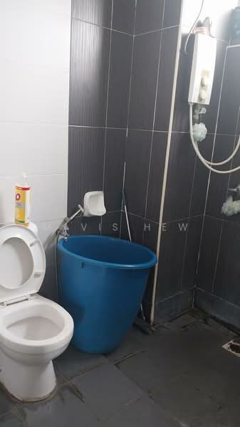 Servis Apartment untuk Disewa di Larkin Heights - Mavis Hew - Bathroom - PropertyGuru.com.my