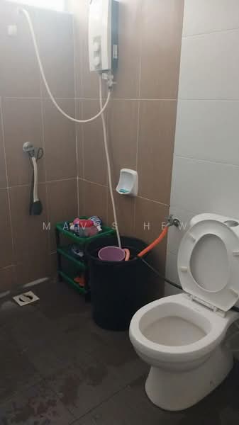 Servis Apartment untuk Disewa di Larkin Heights - Mavis Hew - Bathroom - PropertyGuru.com.my
