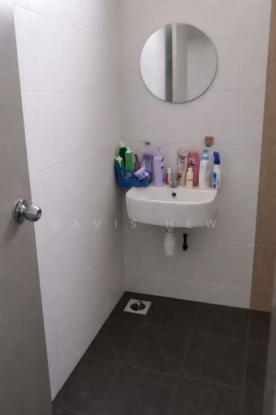 Servis Apartment untuk Disewa di Larkin Heights - Mavis Hew - Bathroom - PropertyGuru.com.my