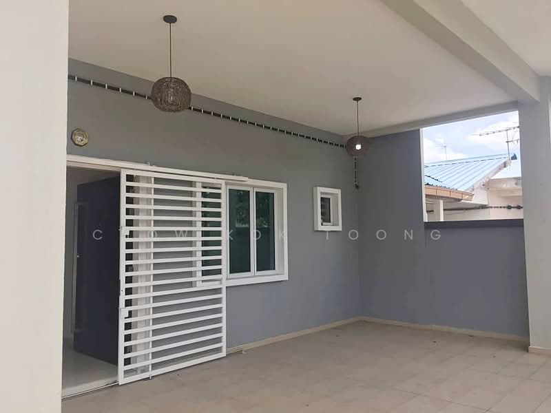 1-storey Terraced House for Sale in Bandar Kinrara (Selangor) - Chow Kok Toong - Exterior - PropertyGuru.com.my