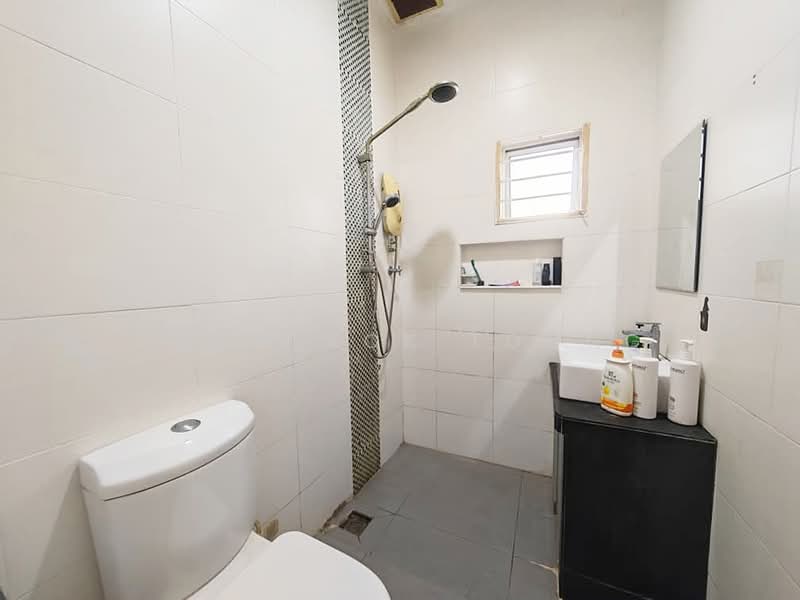 Rumah Teres 1 Tingkat untuk Dijual di Bandar Kinrara (Selangor) - Chow Kok Toong - Bathroom - PropertyGuru.com.my