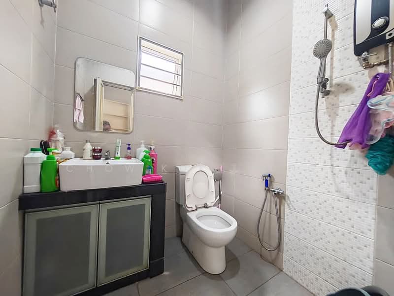 Rumah Teres 1 Tingkat untuk Dijual di Bandar Kinrara (Selangor) - Chow Kok Toong - Bathroom - PropertyGuru.com.my