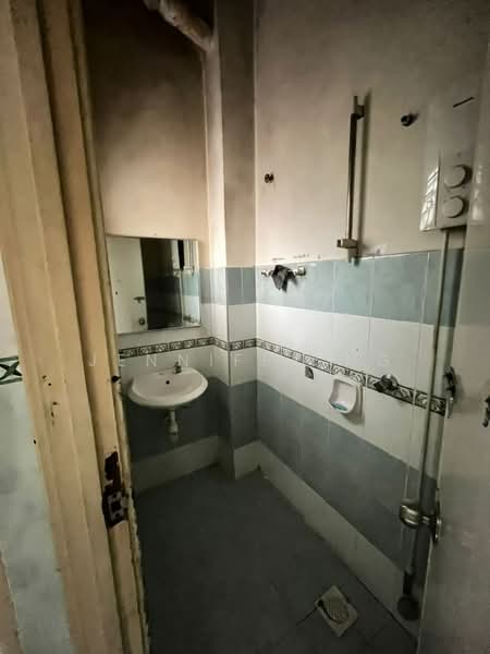 2-storey Terraced House for Sale in Taman Mutiara Rini (Skudai) - Jennifer Ng - Bathroom - PropertyGuru.com.my
