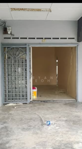 Rumah Teres 1 Tingkat untuk Disewa di Banting (Selangor) - Bryan Yeoh - Entrance - PropertyGuru.com.my