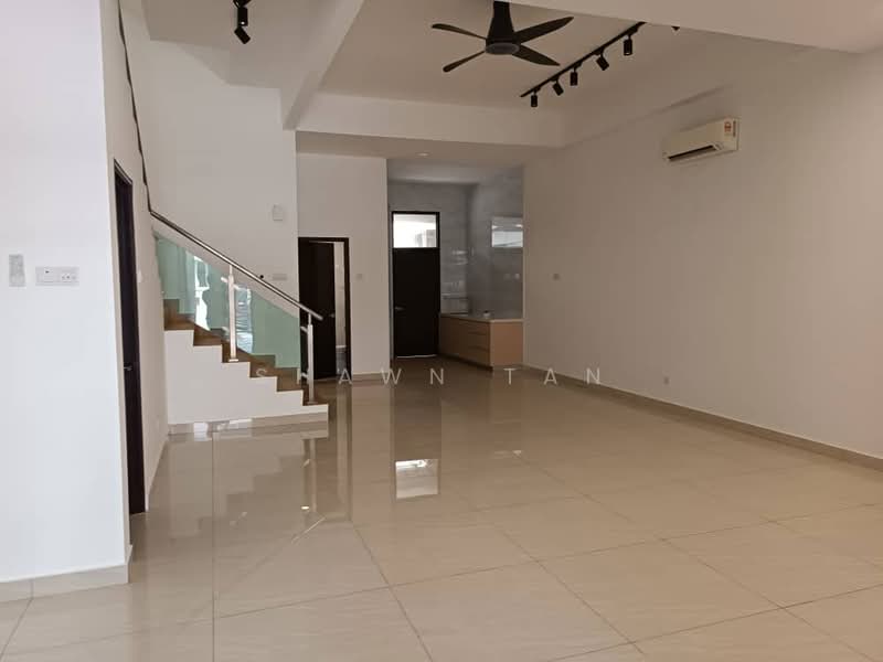 2.5-storey Terraced House for Sale in Puchong (Selangor) - Shawn Tan - Living Room - PropertyGuru.com.my