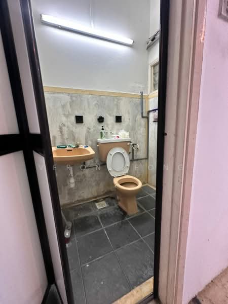 Kedai / Pejabat untuk Disewa di SS19 (Subang Jaya) - Veron Leong - Bathroom - PropertyGuru.com.my