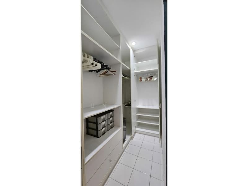 Townhouse for Sale in Puchong (Selangor) - June Tan - Renovated wardrobe cabinet - PropertyGuru.com.my