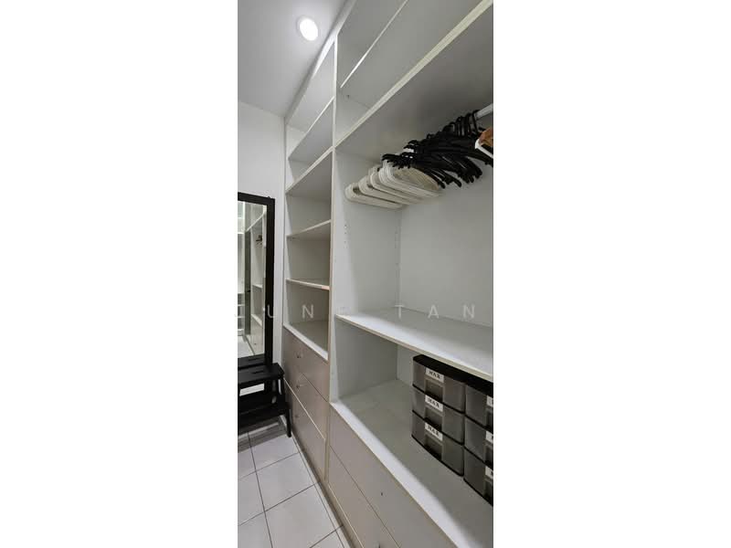 Townhouse for Sale in Puchong (Selangor) - June Tan - Renovated wardrobe cabinet - PropertyGuru.com.my