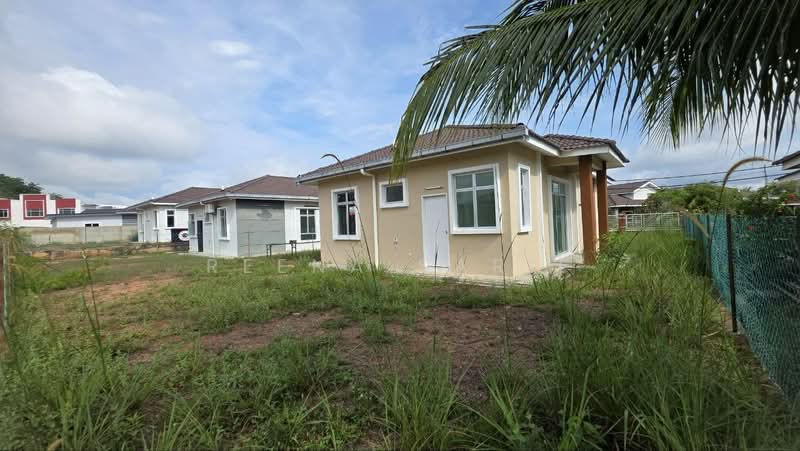Rumah Banglo untuk Dijual di Alor Gajah (Melaka) - Reena Sarif - Exterior - PropertyGuru.com.my