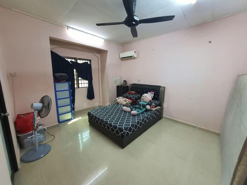 2-storey Terraced House for Sale in Taman Puncak Jalil (Seri Kembangan) - Jason Tan - Bedroom - PropertyGuru.com.my
