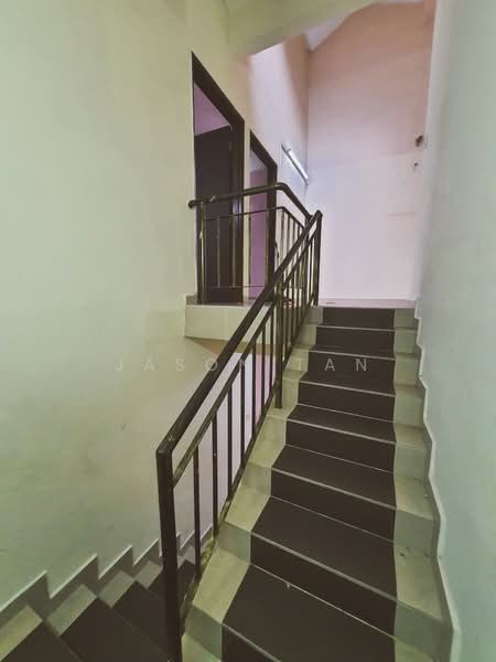 2-storey Terraced House for Sale in Taman Puncak Jalil (Seri Kembangan) - Jason Tan - Corridor - PropertyGuru.com.my