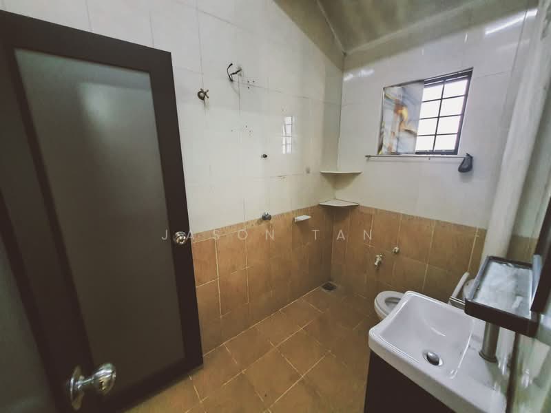 2-storey Terraced House for Sale in Taman Puncak Jalil (Seri Kembangan) - Jason Tan - Bathroom - PropertyGuru.com.my