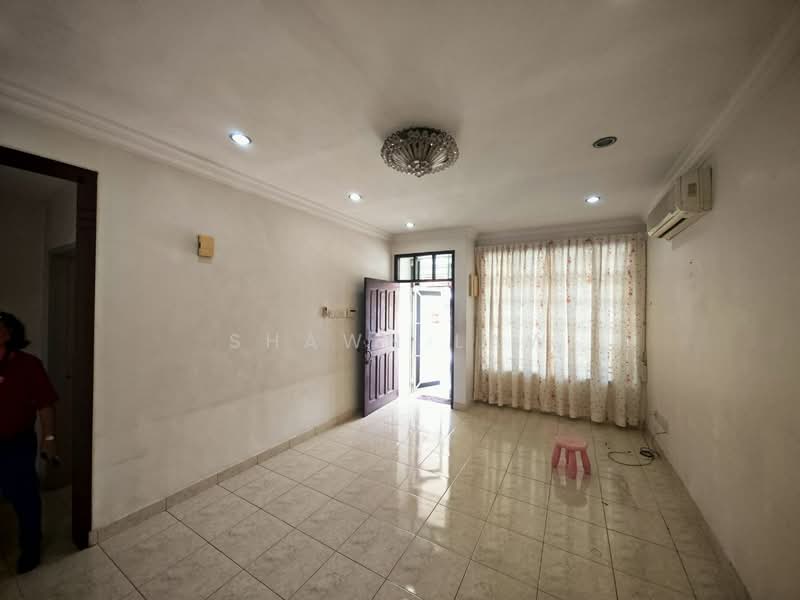1-storey Terraced House for Sale in Skudai (Johor) - Shawn Law - Living Room - PropertyGuru.com.my