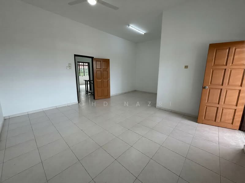 2-storey Terraced House for Sale in Kluang (Johor) - Mohd Nazri - Living Room - PropertyGuru.com.my